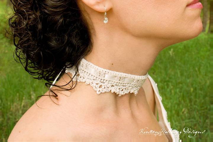 Crochet Wrapped in Lace Choker Pattern