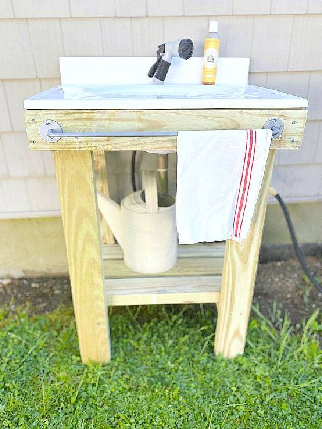 Cute Little Outdoor Sink Ideas