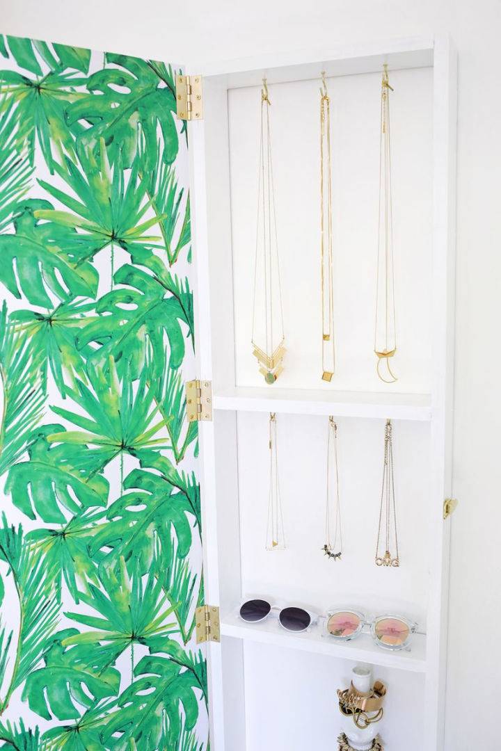 DIY Jewelry Storage Mirror