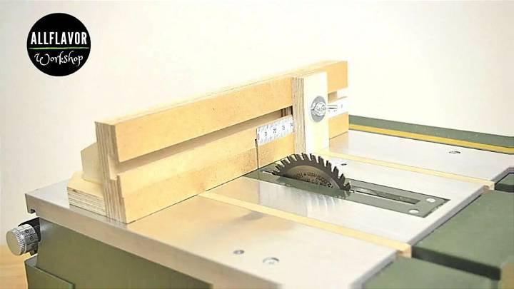 DIY Mini Sled for a Mini Table Saw