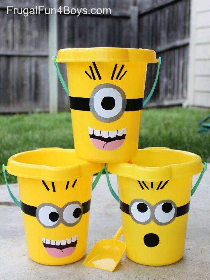 DIY Minions Sand Buckets Free Templates