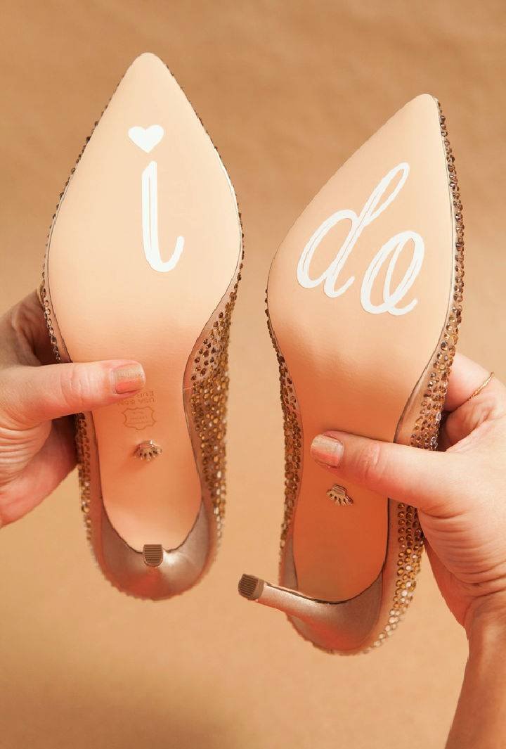 DIY Wedding Shoe Stickers With Cricut