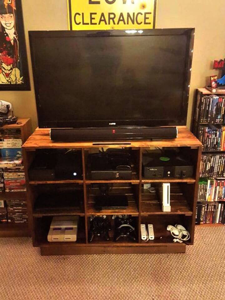 Homemade Pallet Entertainment Center