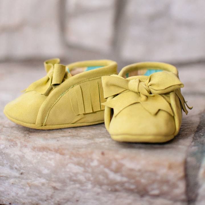 Easy Peasy DIY Baby Moccasins