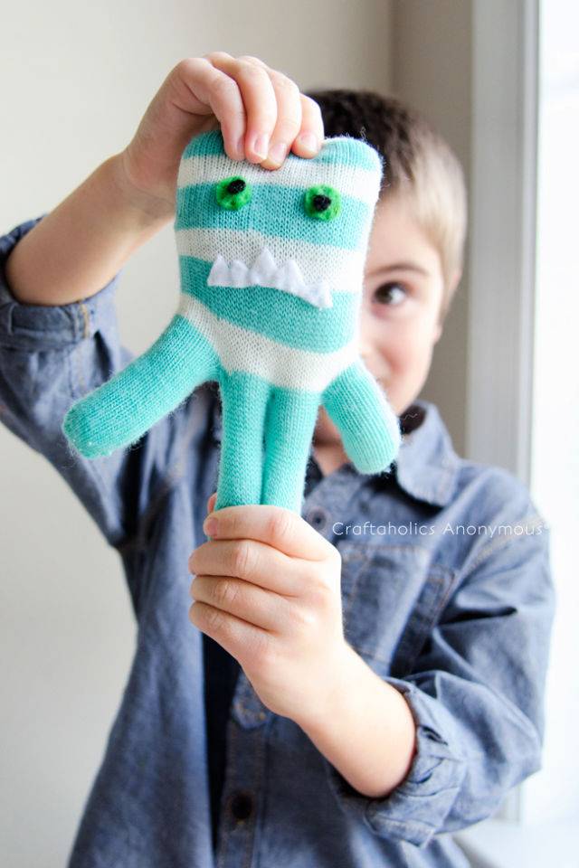 Homemade Glove Monsters Tutorial