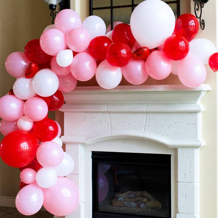 Make Your Own Balloon Garland