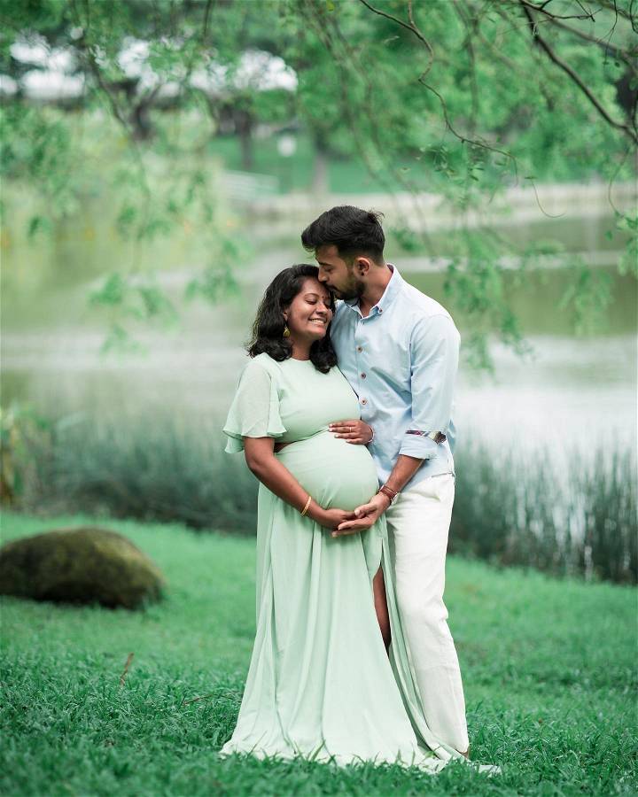 maternity photoshoot ideas at home