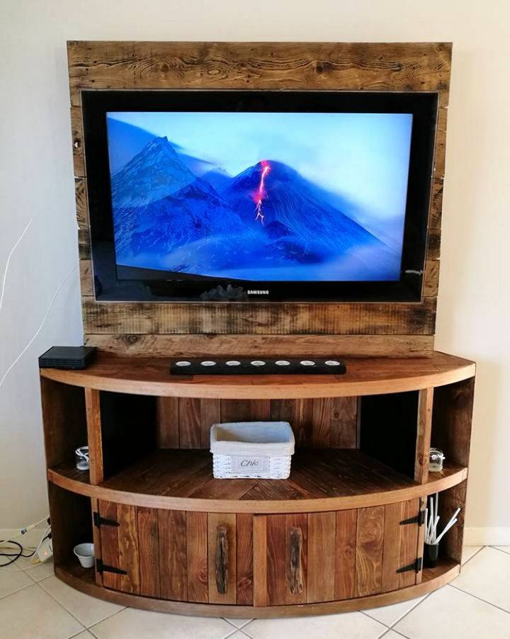 DIY Wood Pallet Entertainment Center